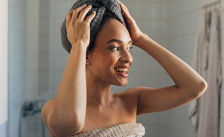 É verdade que banho quente faz mal pra pele?